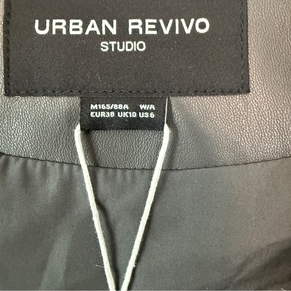 Elegant Faux Fur Teddy Jacket in Gray - Picture 5 of 10